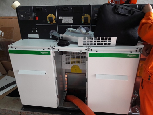 tu-trung-the-rmu-schneider-24kv-rm6-re-qi