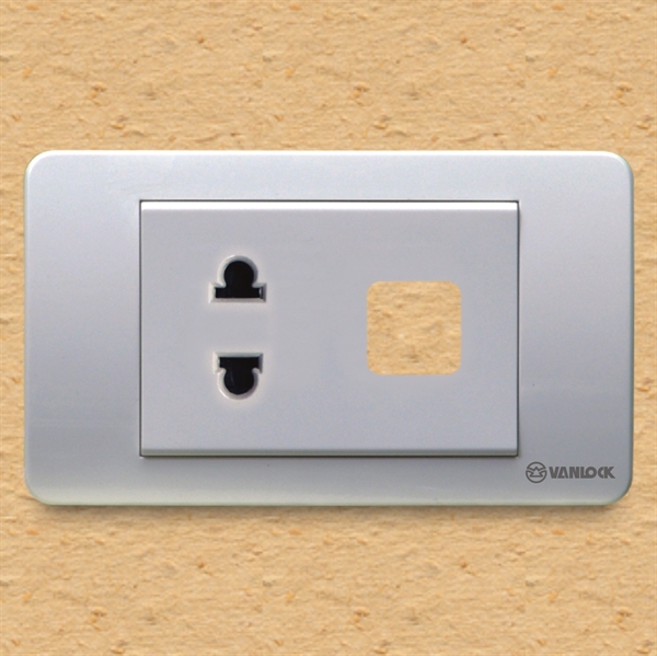 Picture of Ổ cắm đơn 2 chấu 16A với 1 lỗ Sino - S18AU/X